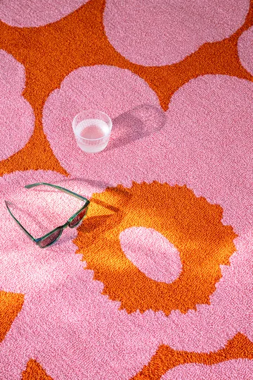 Unikko tæppe outdoor - Pink-orange, 140x200 cm - Marimekko