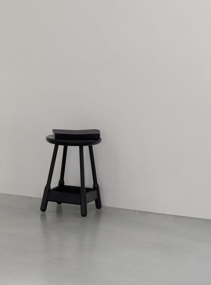 Albert barstol 50 cm, Sortbejdset eg Massproductions