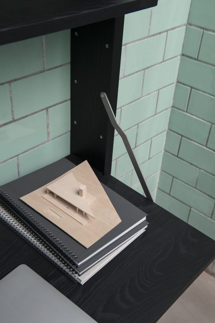 Gridlock - M1-A4-0-D væghylde med skrivebord - Black stained Ash - Massproductions