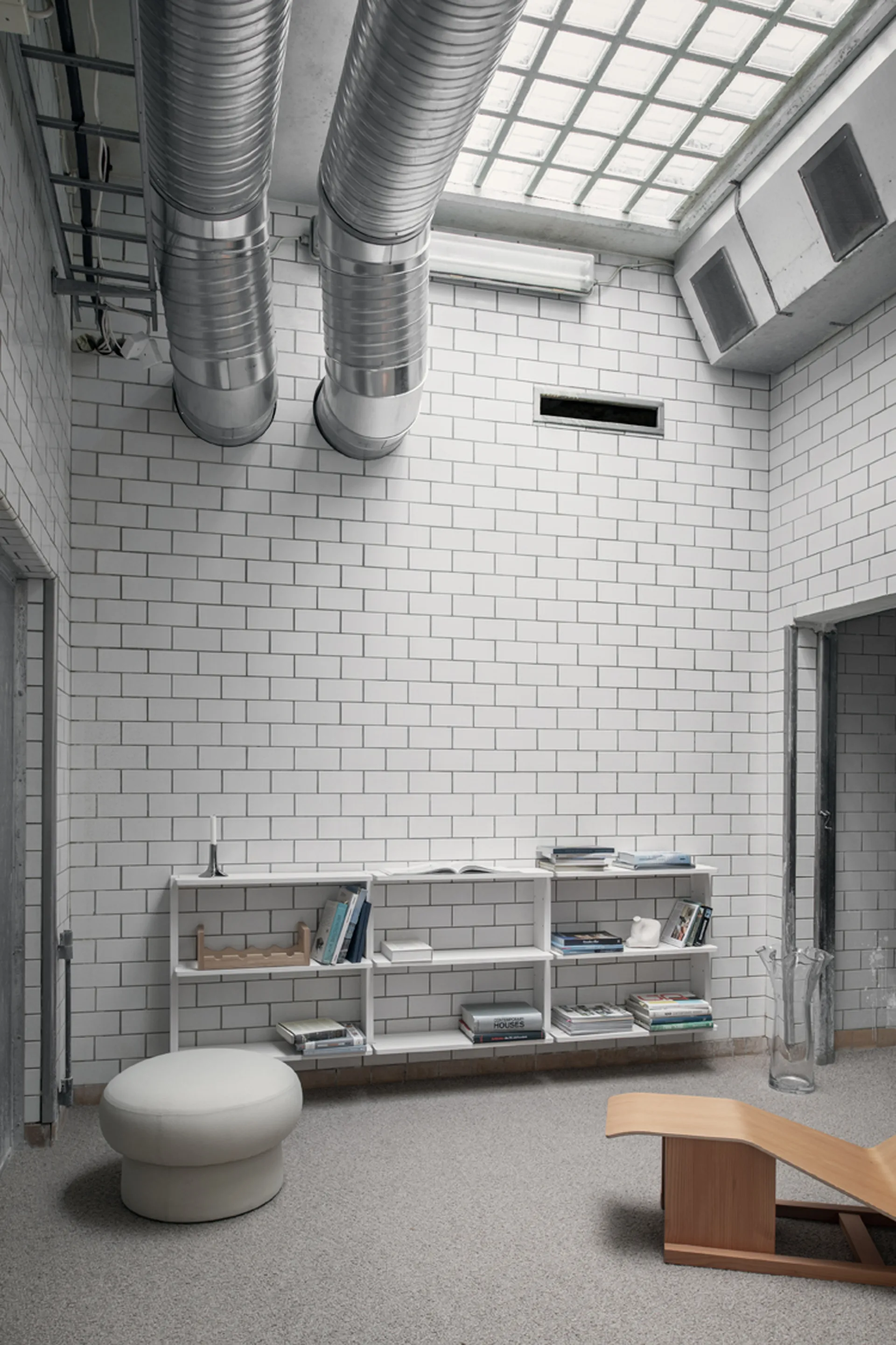 Gridlock - S2-A6-0 væghylde, White stained Ash Massproductions