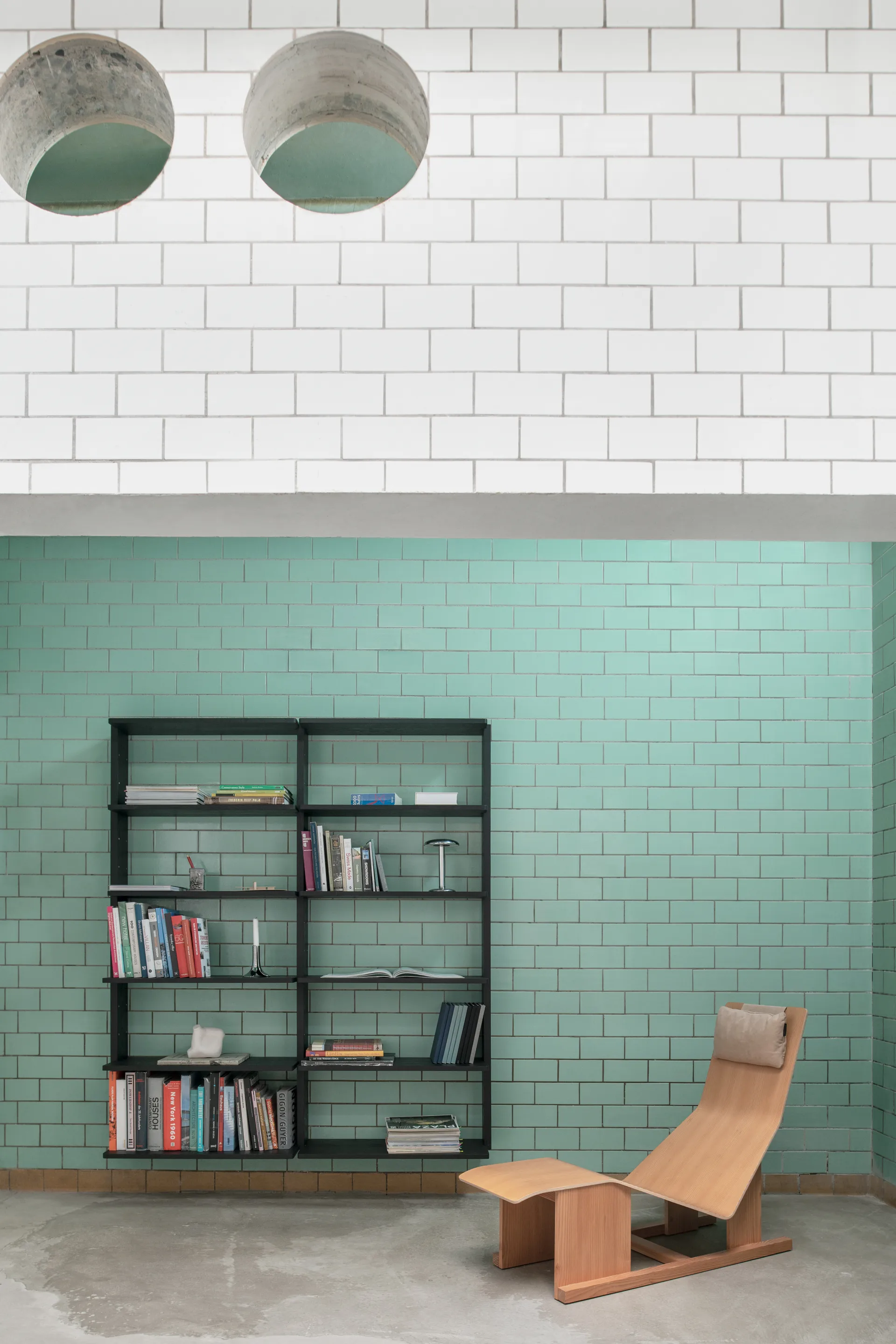 Gridlock - T2-A12-0 væghylde, Black stained Ash Massproductions