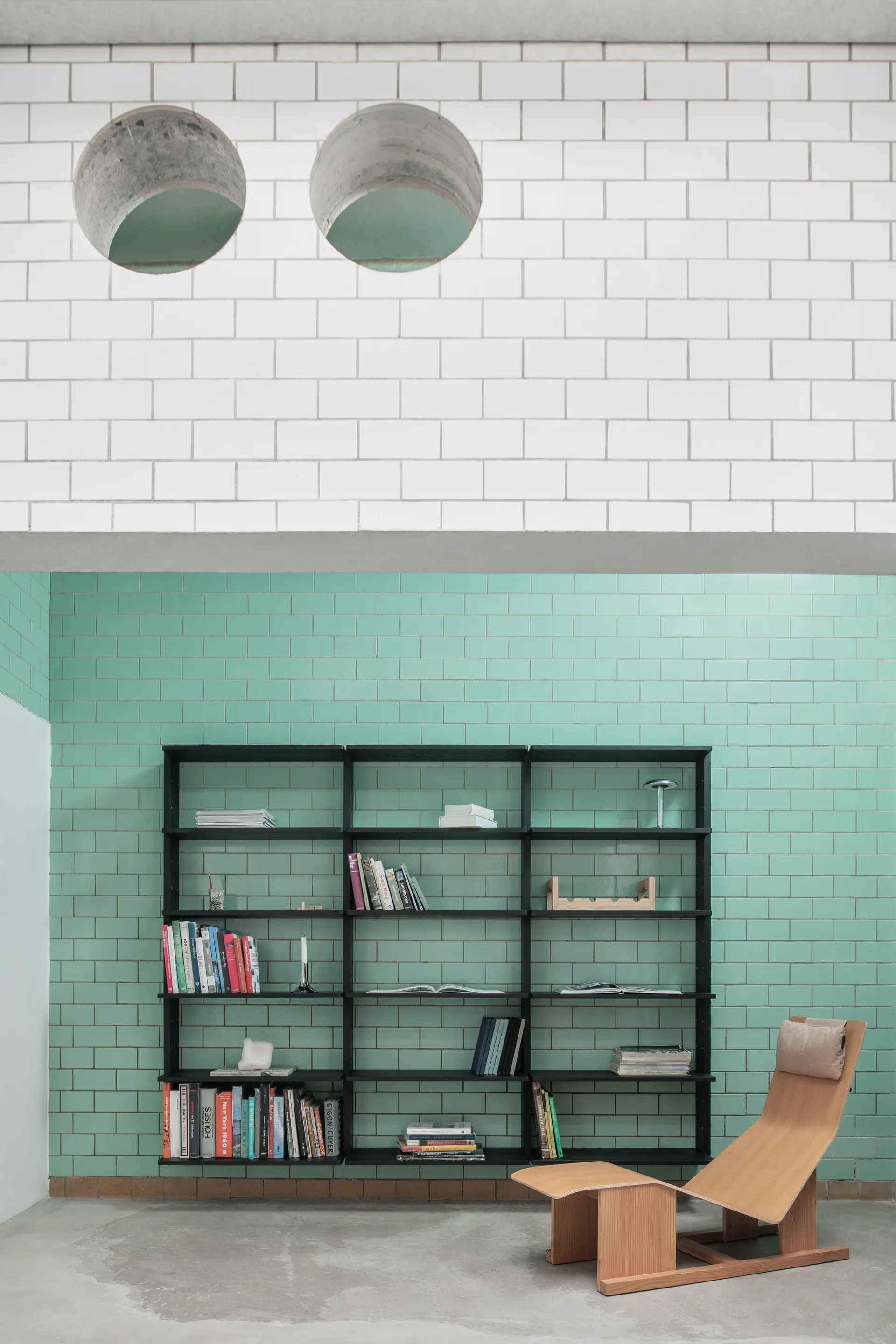 Gridlock - T3-A9-9 væghylde, Black stained Ash Massproductions