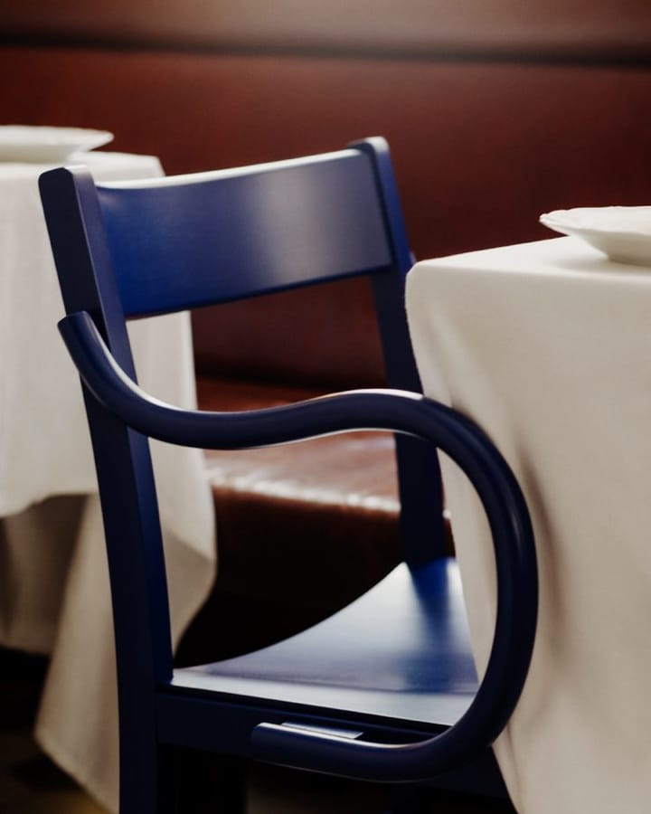 Waiter XL lænestol, Blålakeret bøg Massproductions