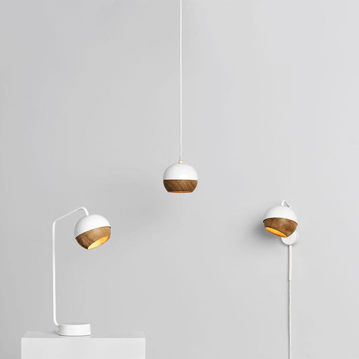 Ray bordlampe, White - egedetalje på skærm Mater