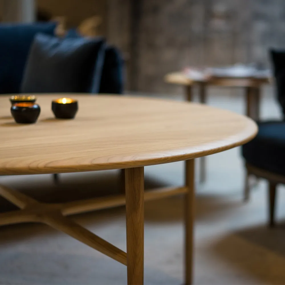 Crest sofabord rundt, eg hvidpigment klarlak Mavis