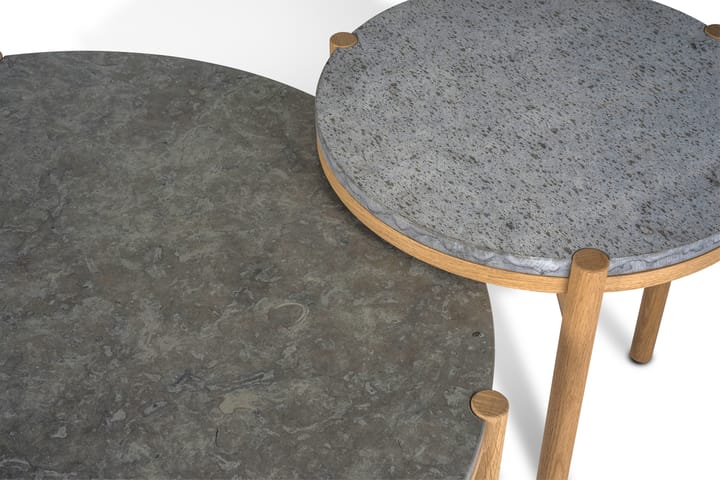 Dondo sidebord hvidpigmenteret eg Ø45 cm, Hyvlet kalksten Mavis