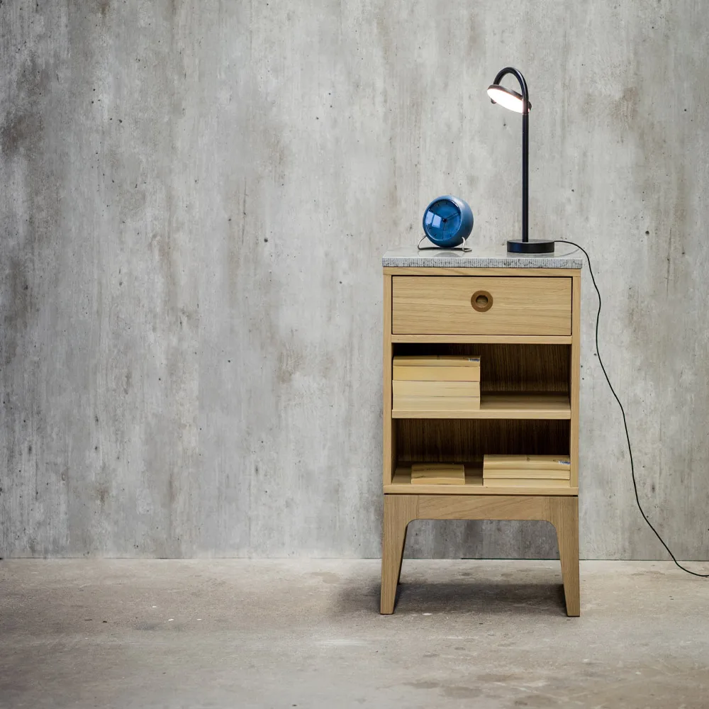 Höllviken natbord, Lysegrå-hvid marmorbordplade-1 skuff Mavis