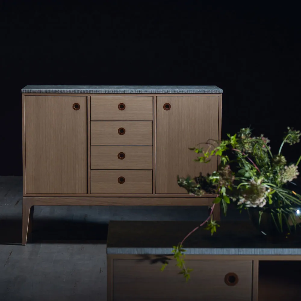 Höllviken skænk, eg vitpigmenteret Mavis