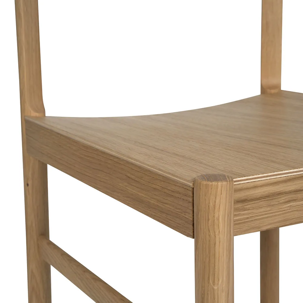 Rod stol, Hvidpigmenteret matlakeret eg Mavis