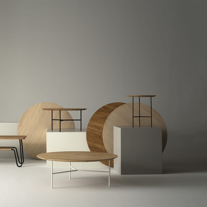 Tribeca sidebord, eg lakeret, sorte ben, ø47 cm Mavis