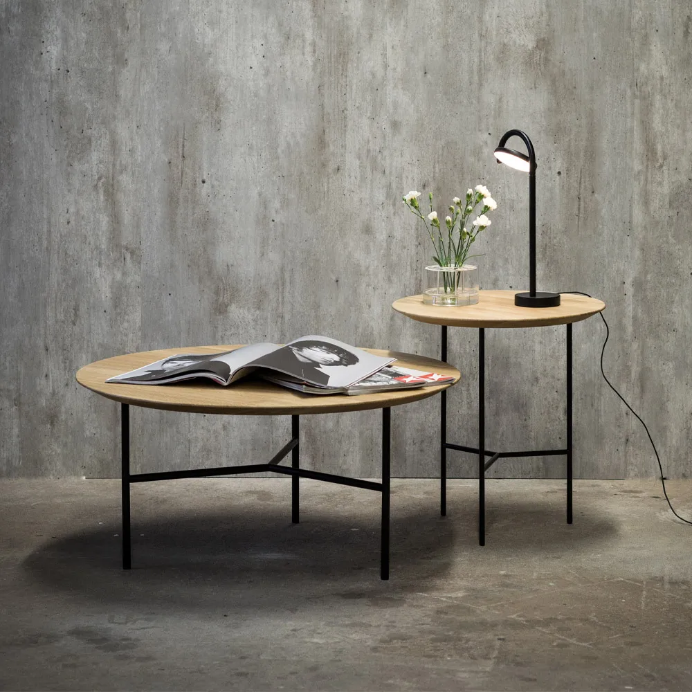 Tribeca sidebord, eg lakeret, sorte ben, ø47 cm Mavis