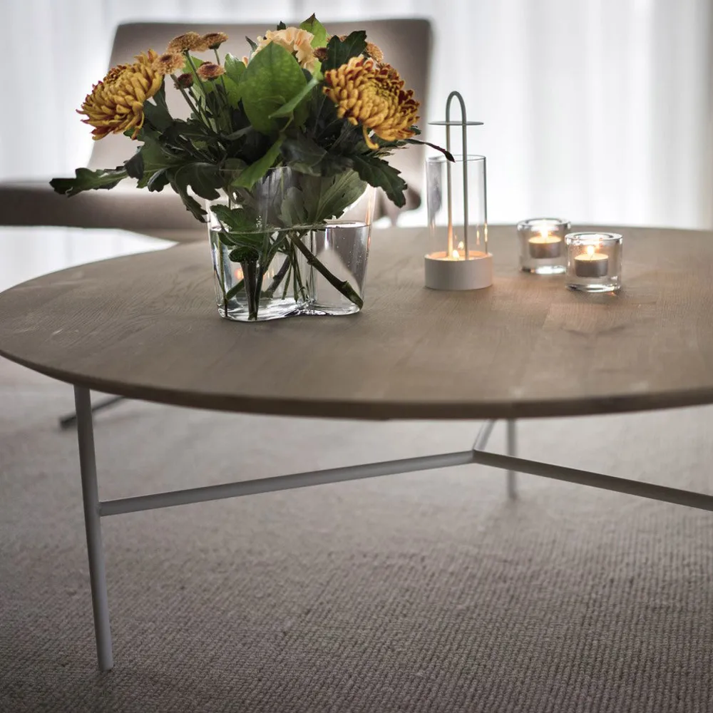 Tribeca sofabord, eg sæbe ristik, hvide ben, Ø110 Mavis