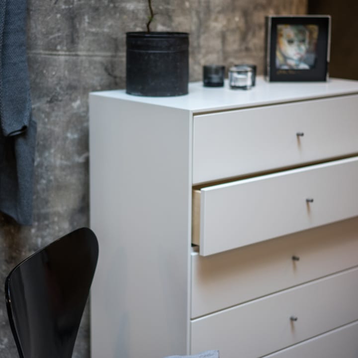Volt kommode 5 skuffer hvid, Detaljer i rustfrit stål Mavis