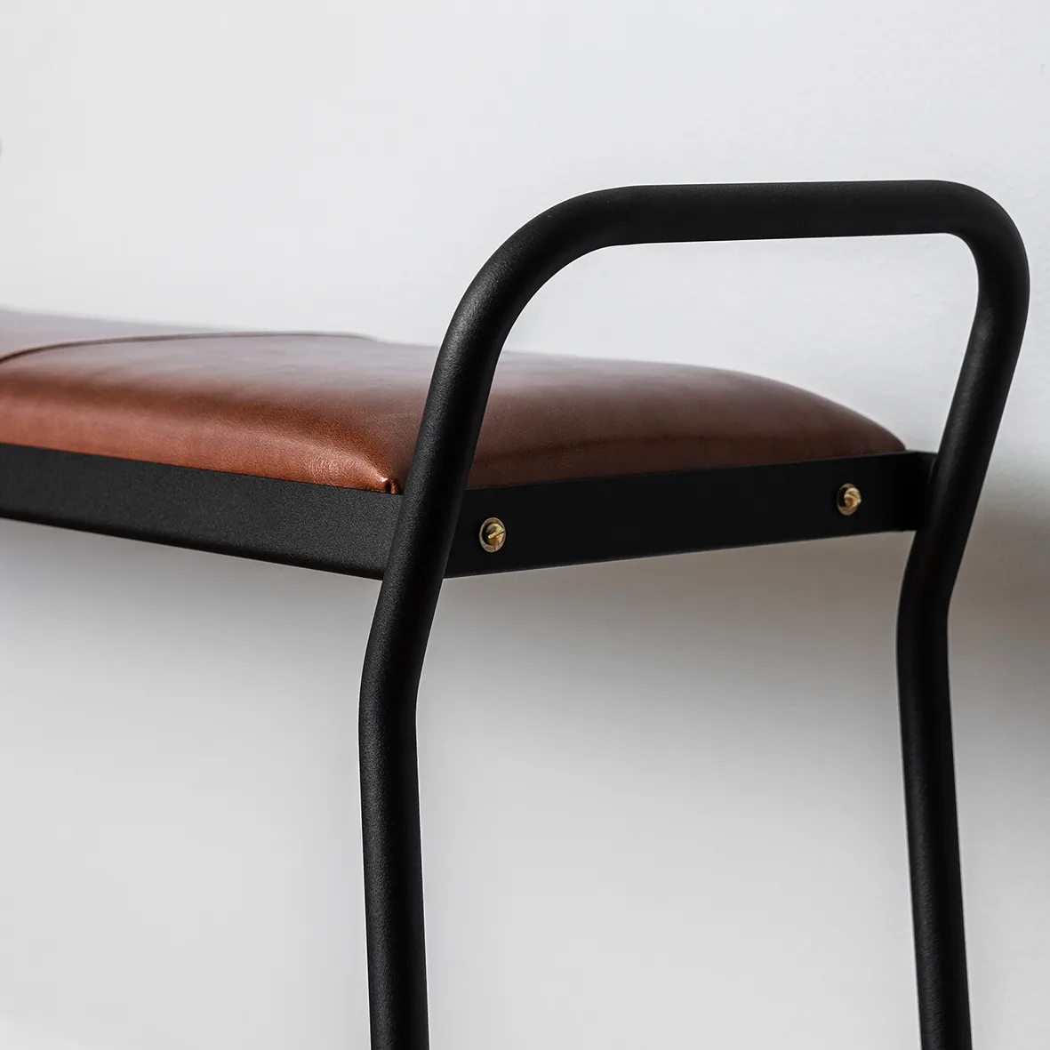 Anytwo taburet, Sort/Vintage cognac Maze