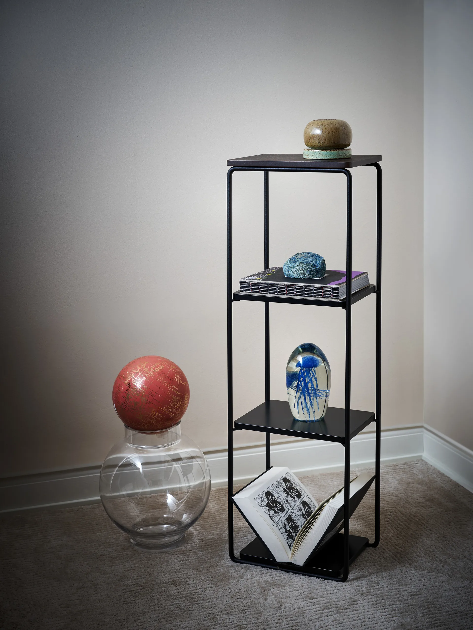 Mixrack Floor Shelf L hylde 26x19x82,2 cm, Stained oak/Black Maze