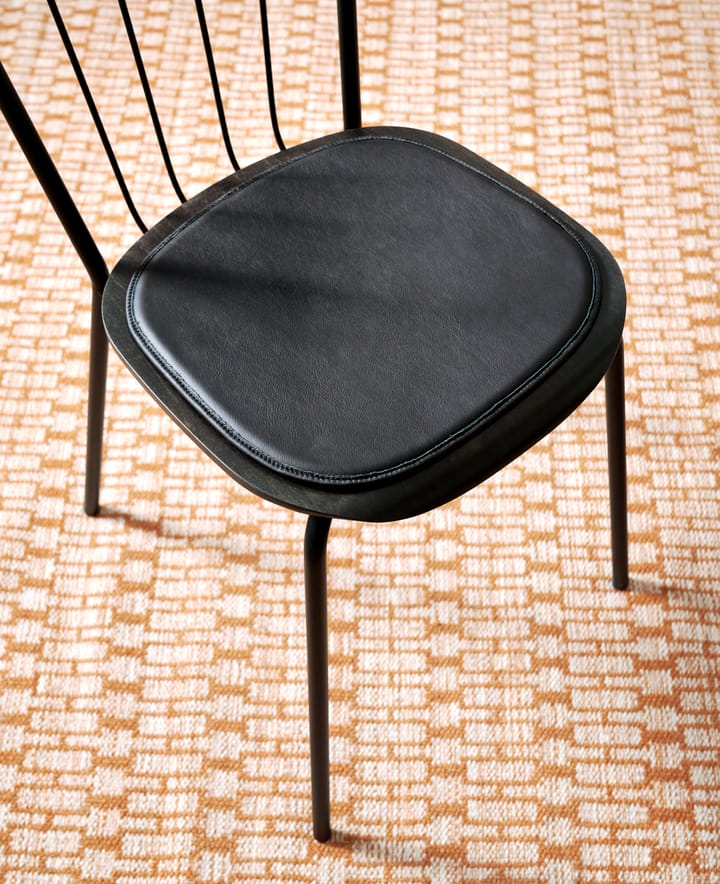 Same Seat Cushion stolehynde 35x37 cm, Black Maze
