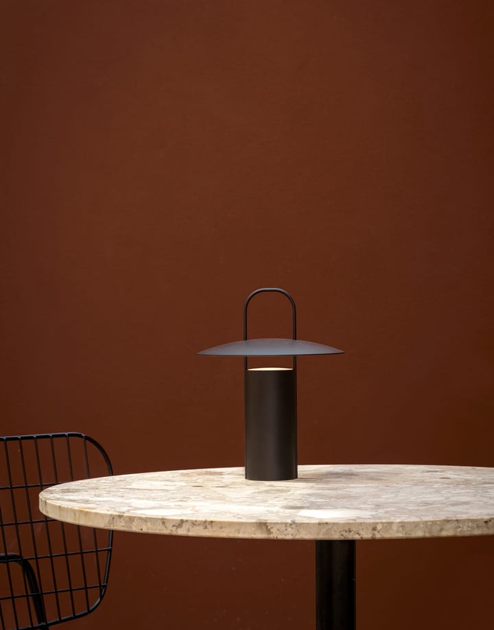 RAY bærbar bordlampe - Black - MENU
