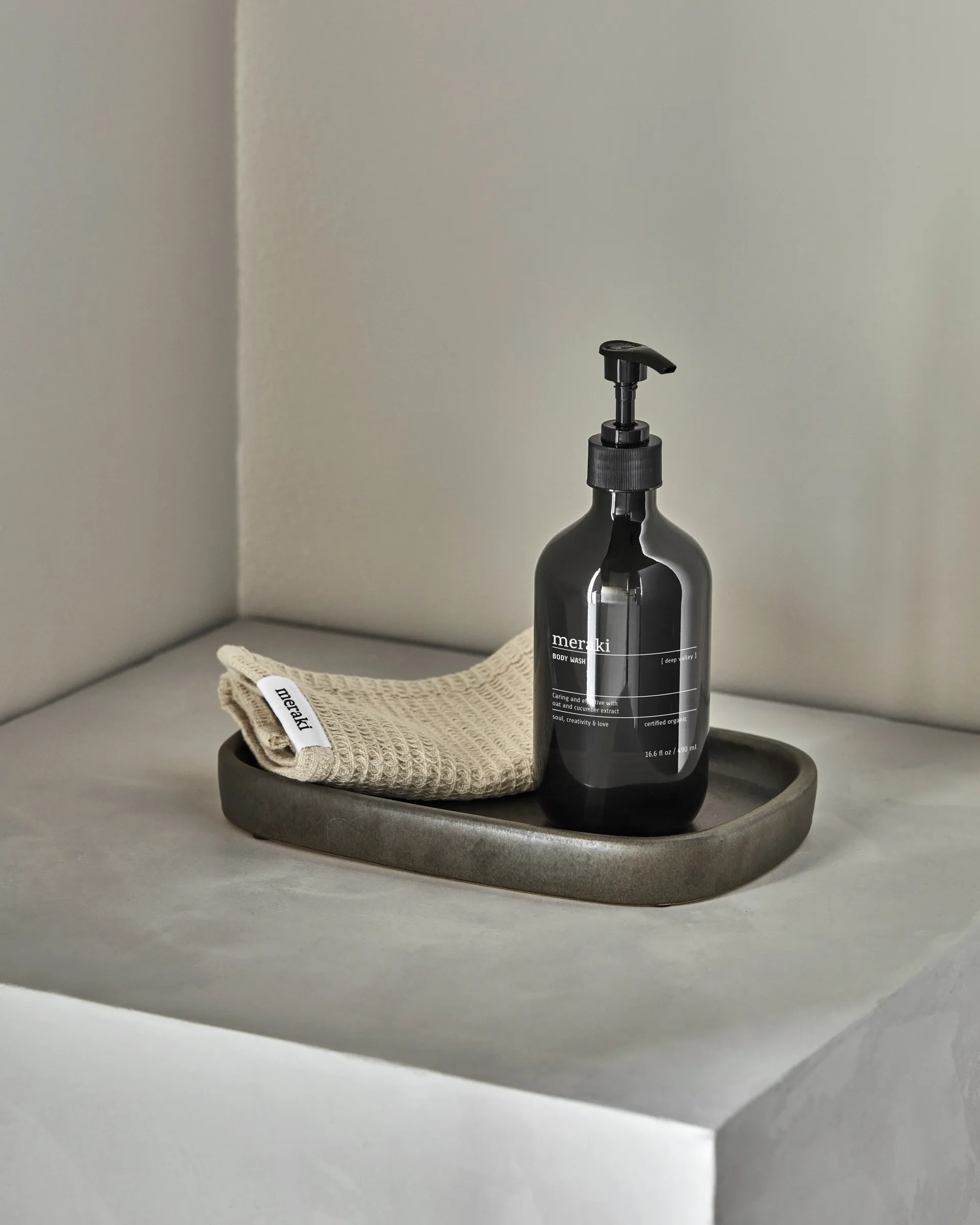 Datura bakke, Mørkegrå Meraki