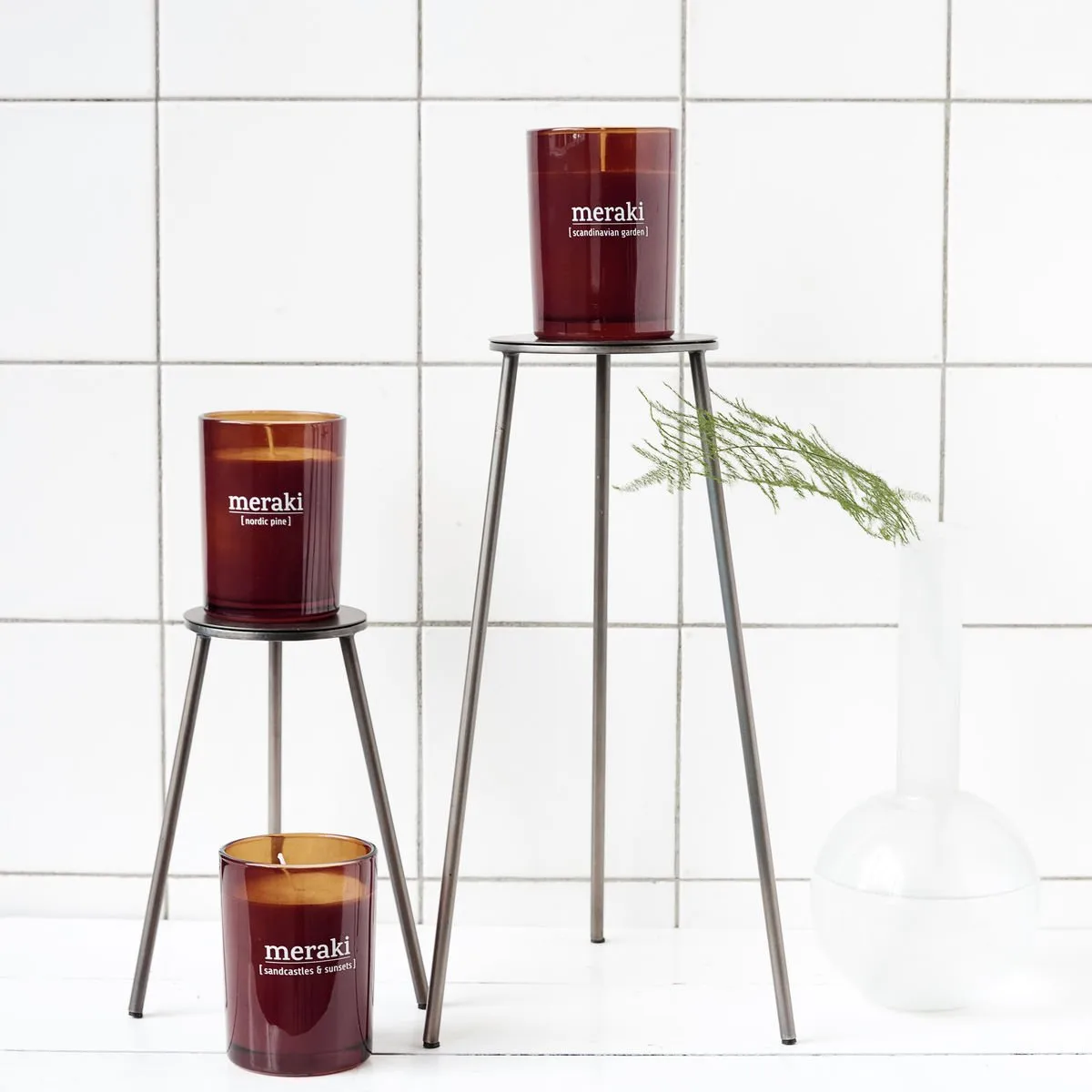 Meraki duftlys brunt glas 35 timer, Nordic pine Meraki