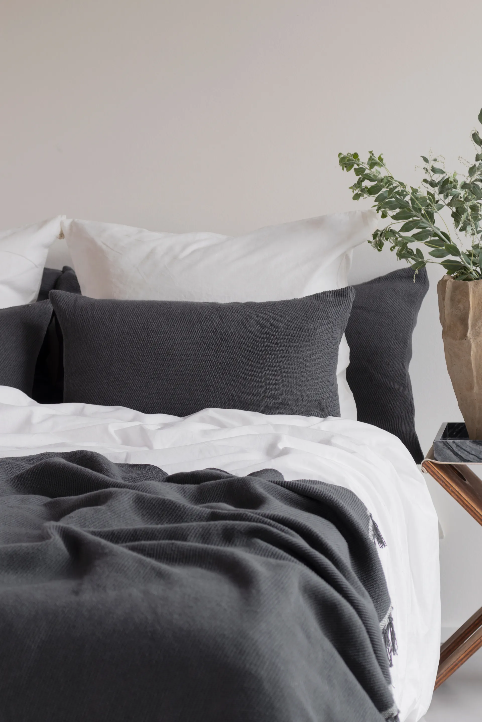 Bohemia sengetæppe, Anthracite, 140x250 cm Mette Ditmer
