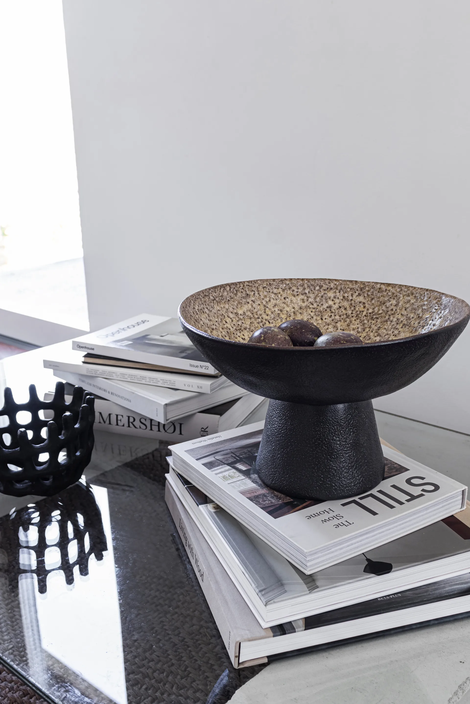 By Hand skål på fod Ø31,5x20 cm, Sand Mette Ditmer