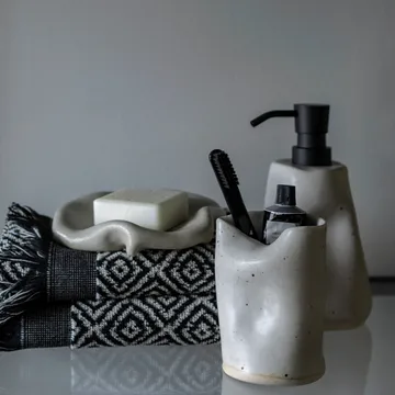 By Hand tandbørsteholder - Light grey - Mette Ditmer