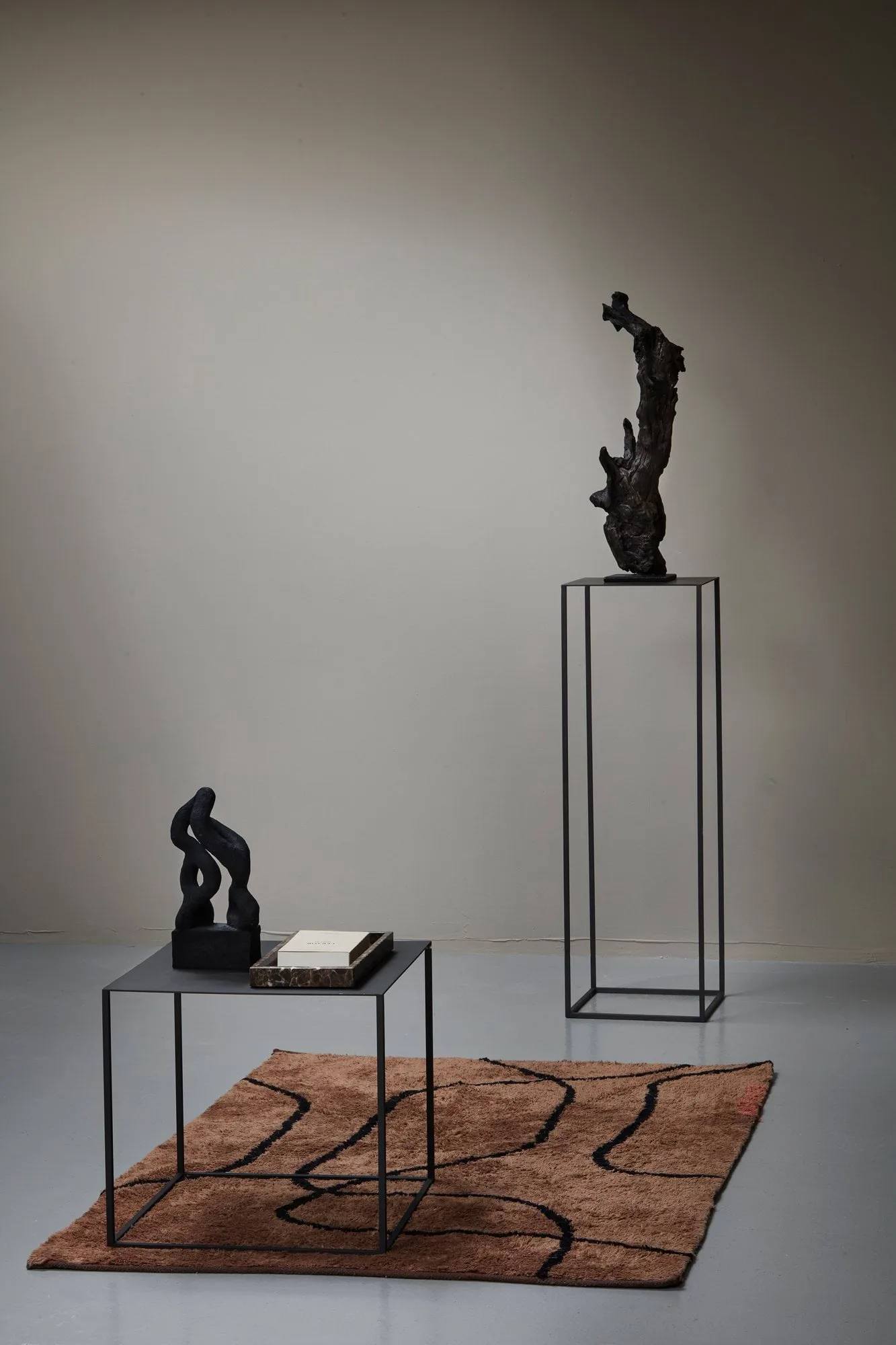 Cubic piedestal, Sort, 29x29x90 cm Mette Ditmer