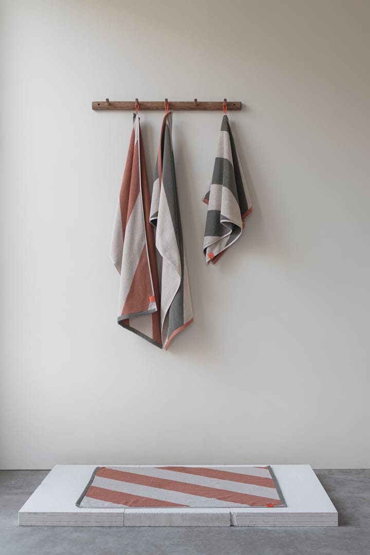 Diagonal gæstehåndklæde 40x55 cm 2-pak, Dark olive Mette Ditmer