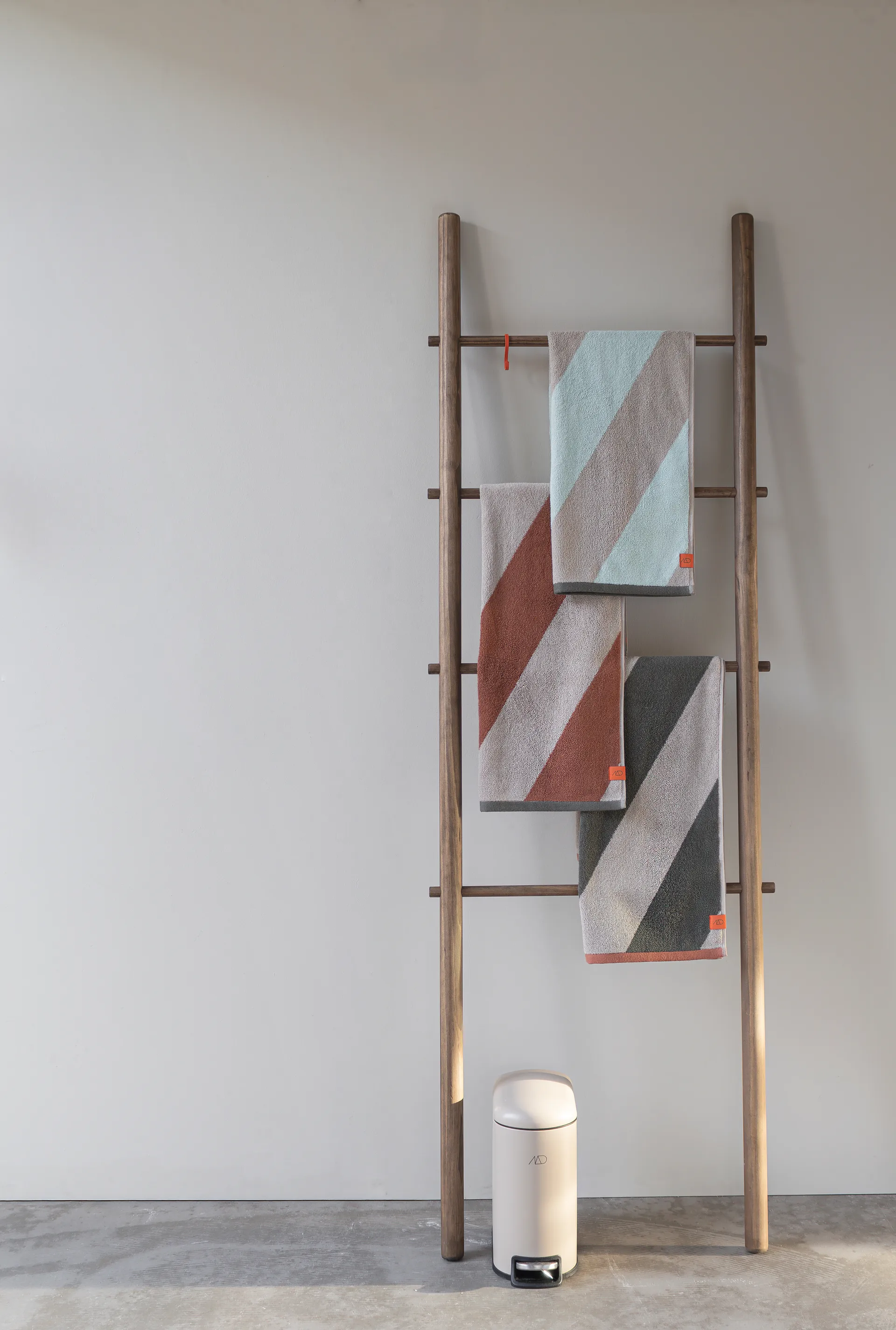 Diagonal håndklæde, Brick, 70x133 cm Mette Ditmer