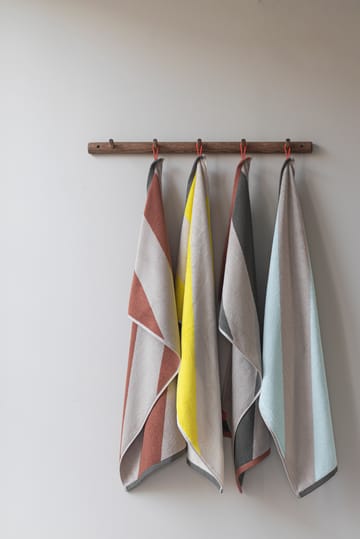 Diagonal håndklæde - Dark olive, 50x90 cm - Mette Ditmer