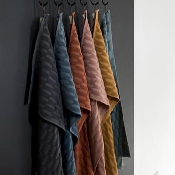 Geo håndklæde 50x95 cm - Anthracite - Mette Ditmer