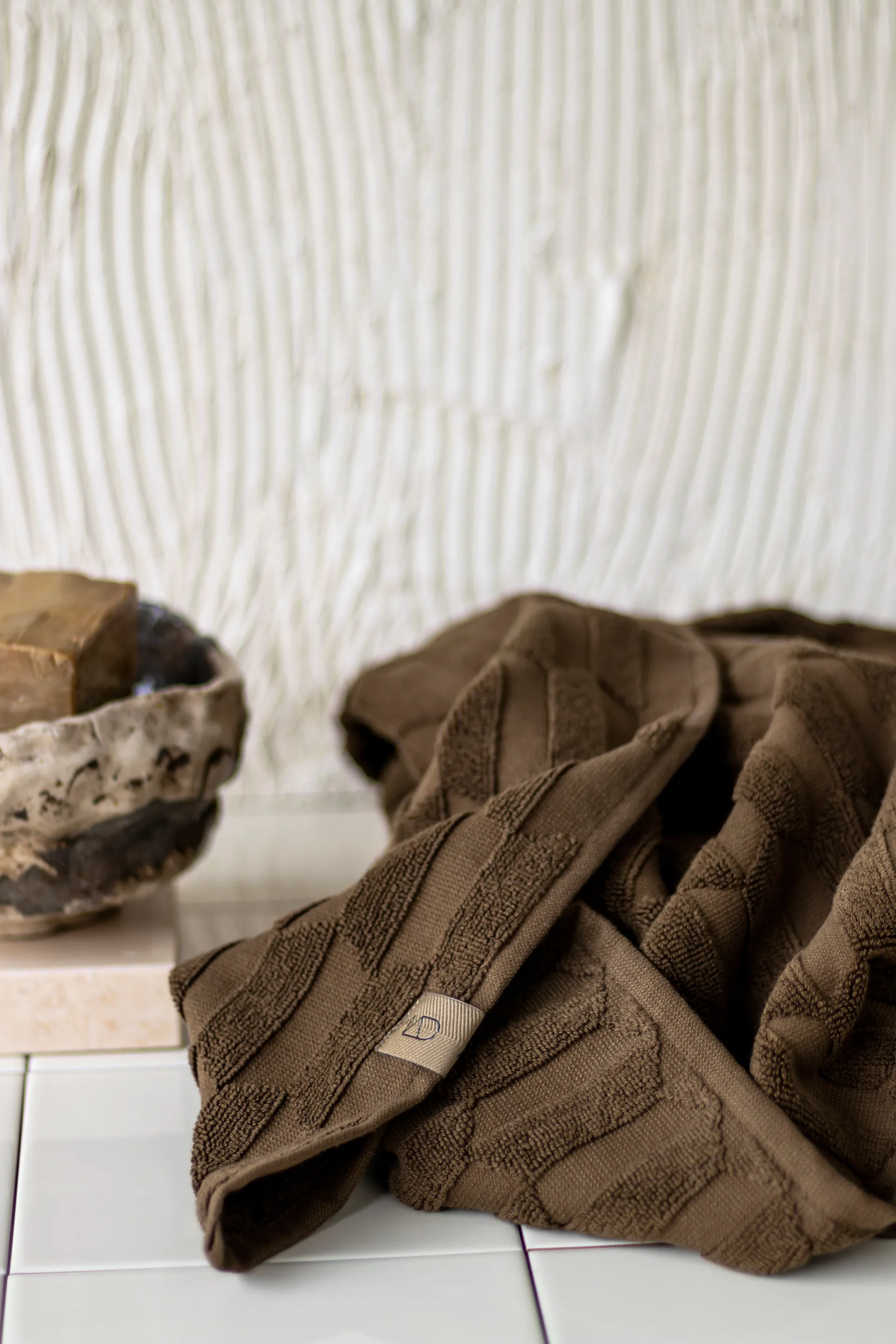 Geo håndklæde 50x95 cm, Chocolate Mette Ditmer