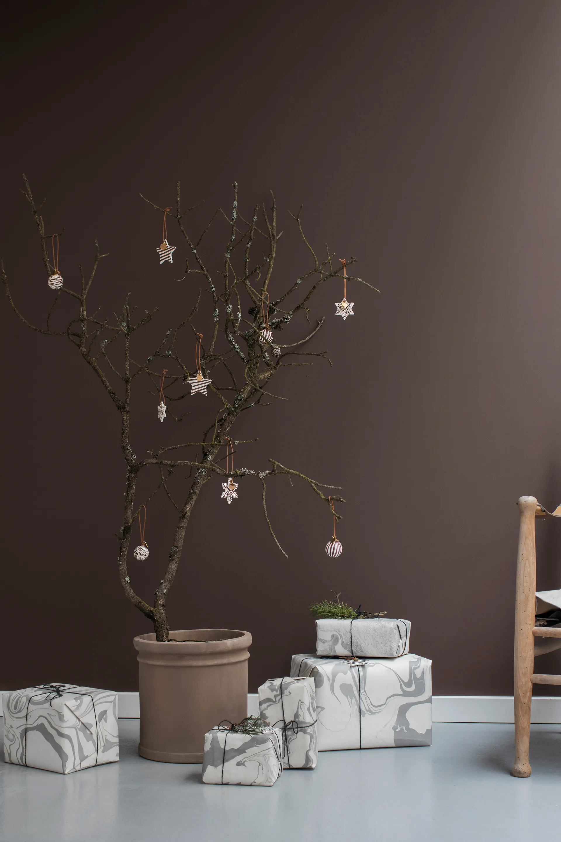 Globe julekugle 3 dele, Walnut Mette Ditmer