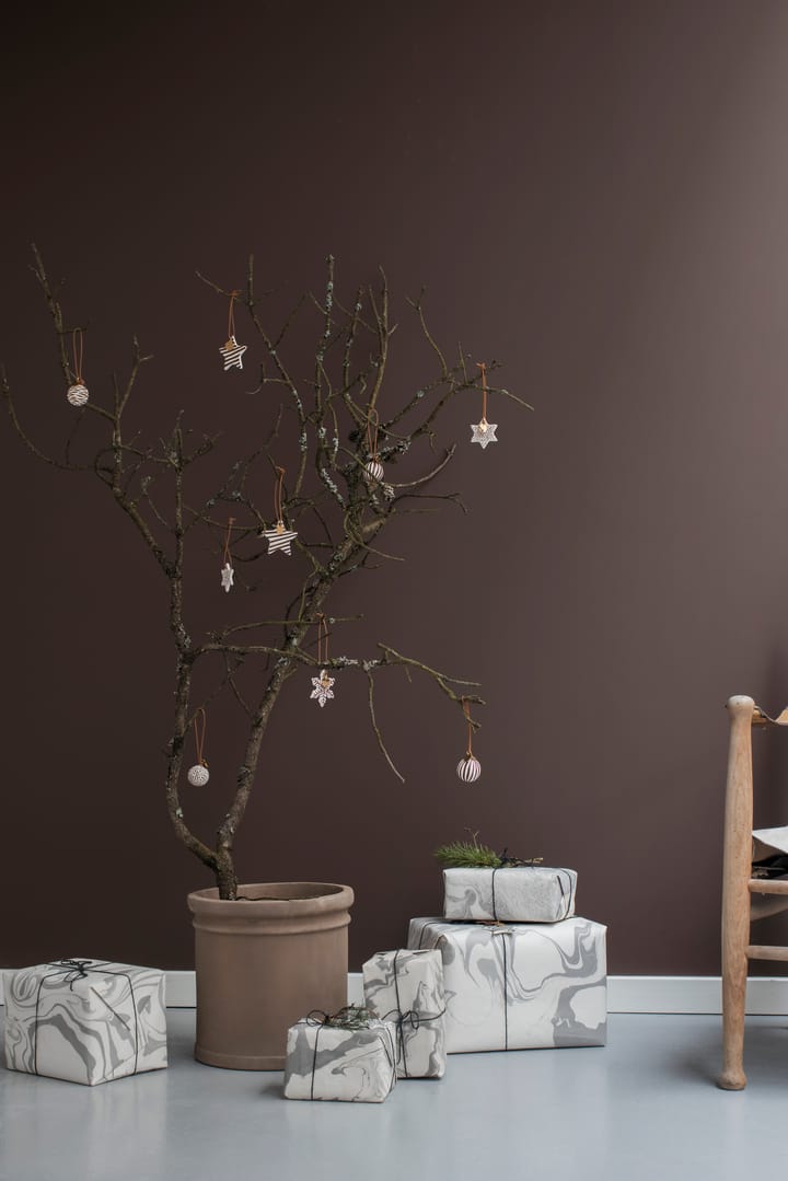 Globe julekugle 3 dele, Walnut Mette Ditmer