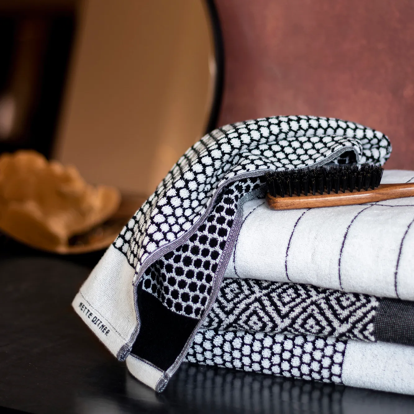 Grid gæstehåndklæde, Sort/Offwhite Mette Ditmer