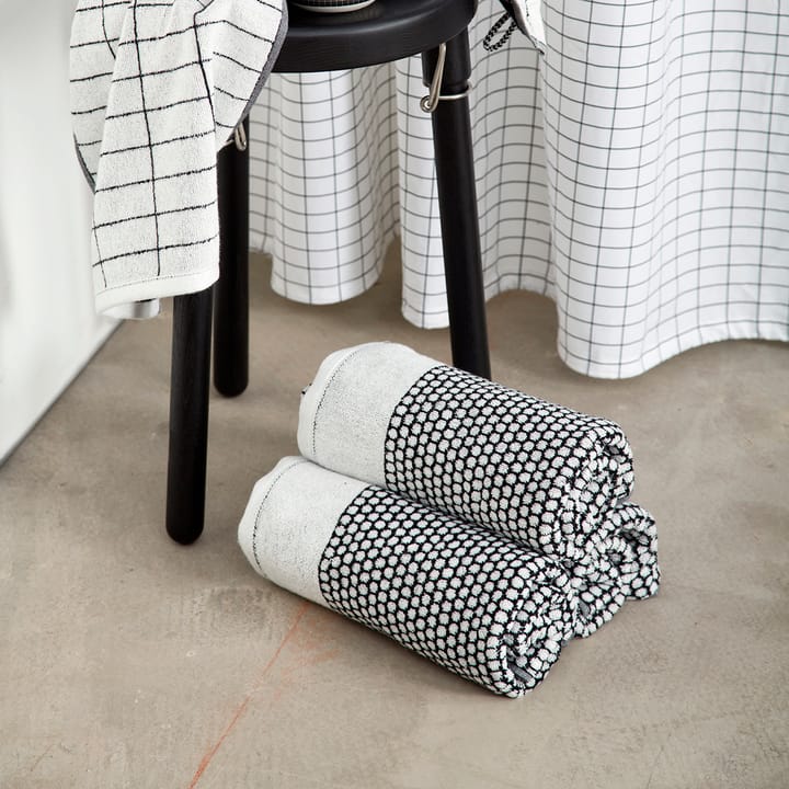 Grid håndklæde 50x100 cm - Sort/Offwhite - Mette Ditmer