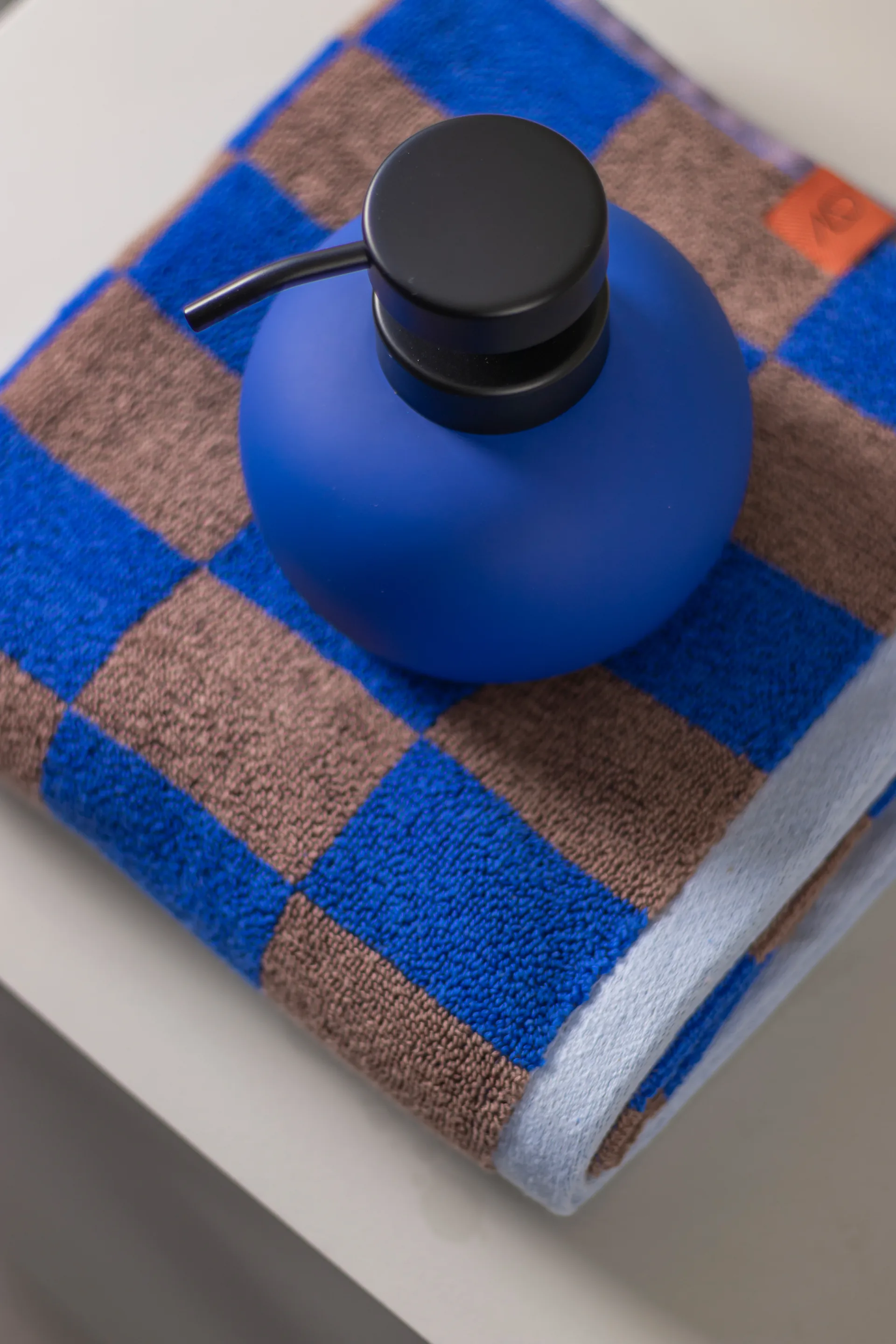 Lotus sæbedispenser, Cobalt Mette Ditmer