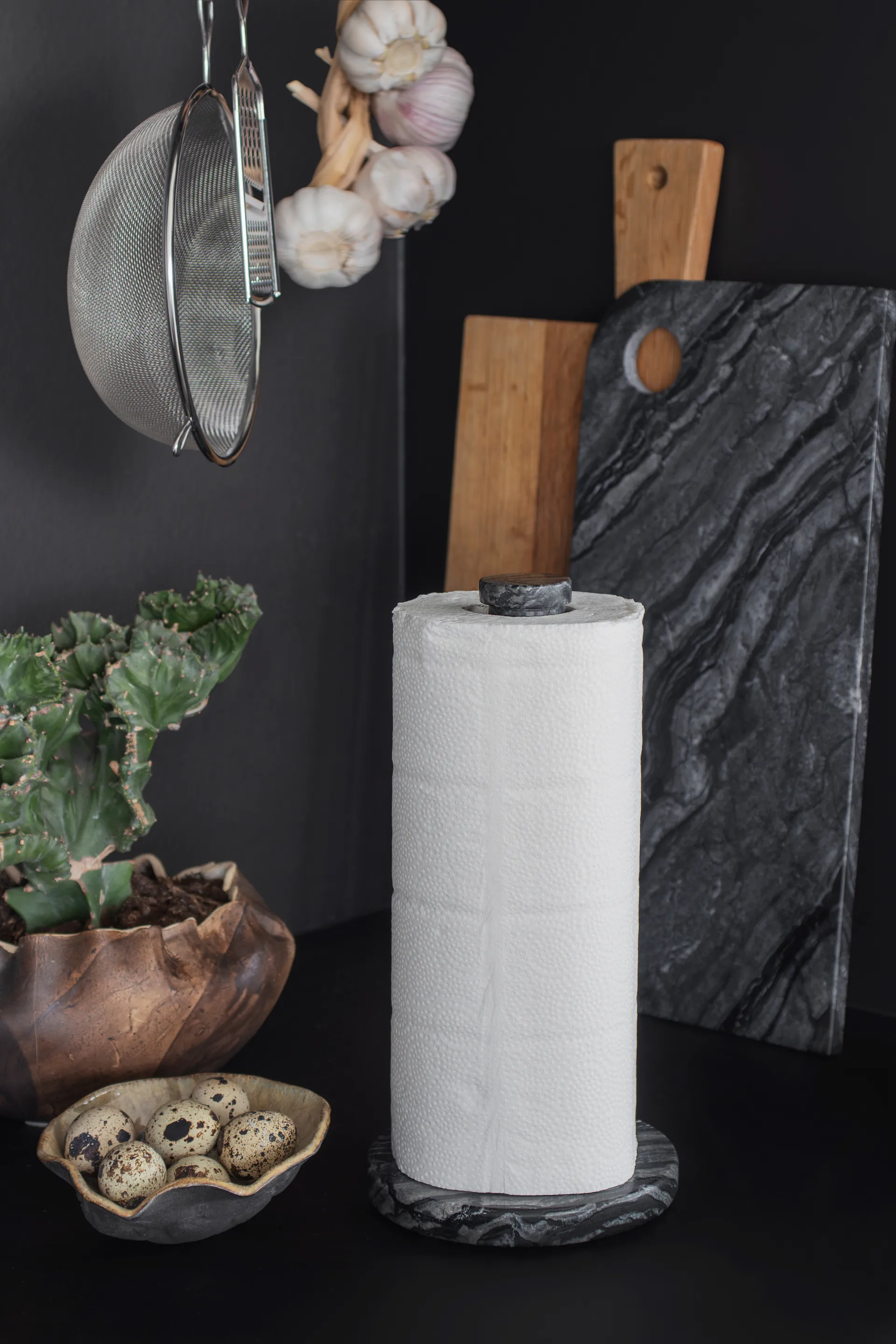 Marble køkkenrulleholder, Black-grey Mette Ditmer