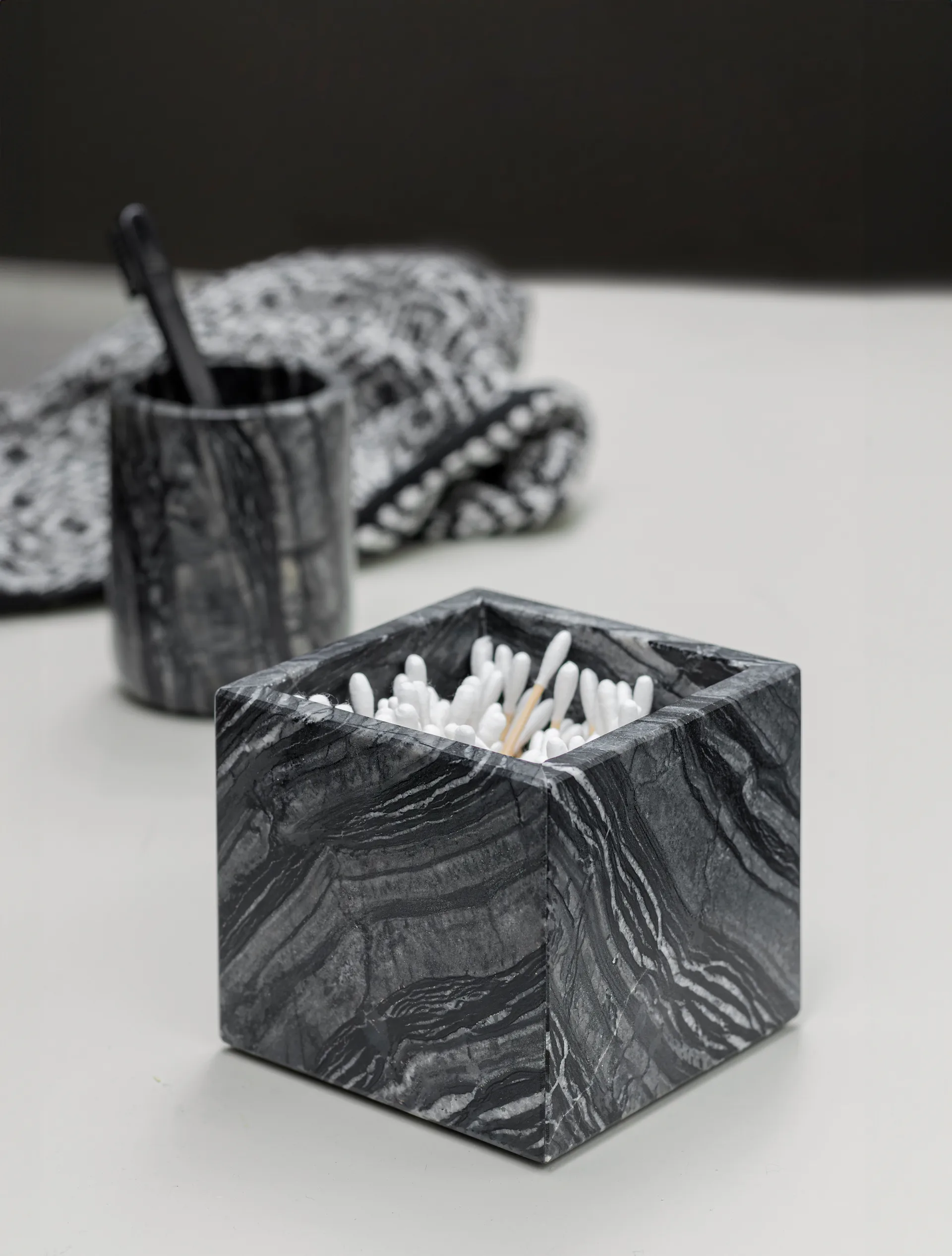 Marble kube 8,5x8,5 cm, Black-grey Mette Ditmer