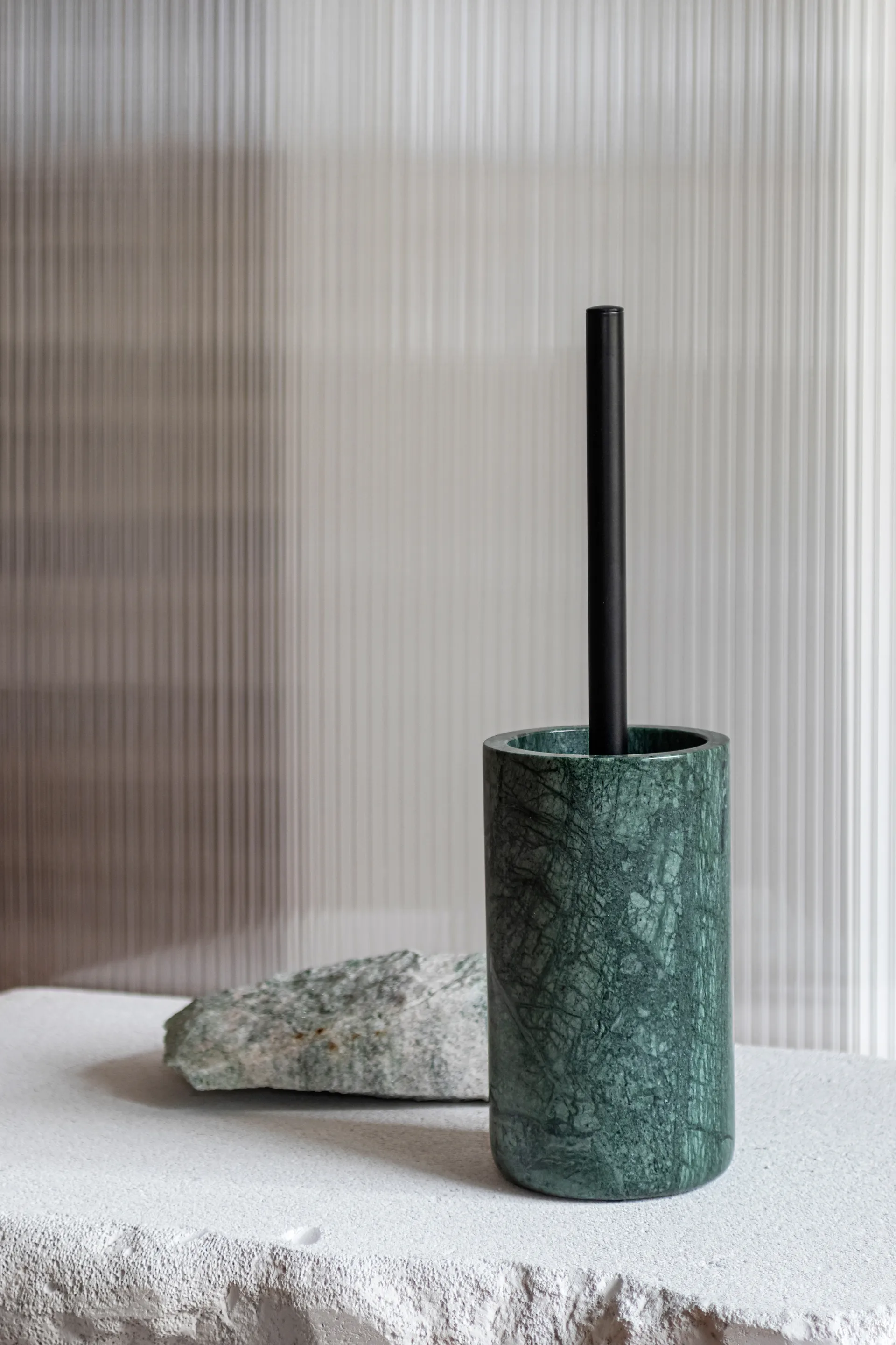 Marble toiletbørste 36 cm, Dark forest (grøn) Mette Ditmer