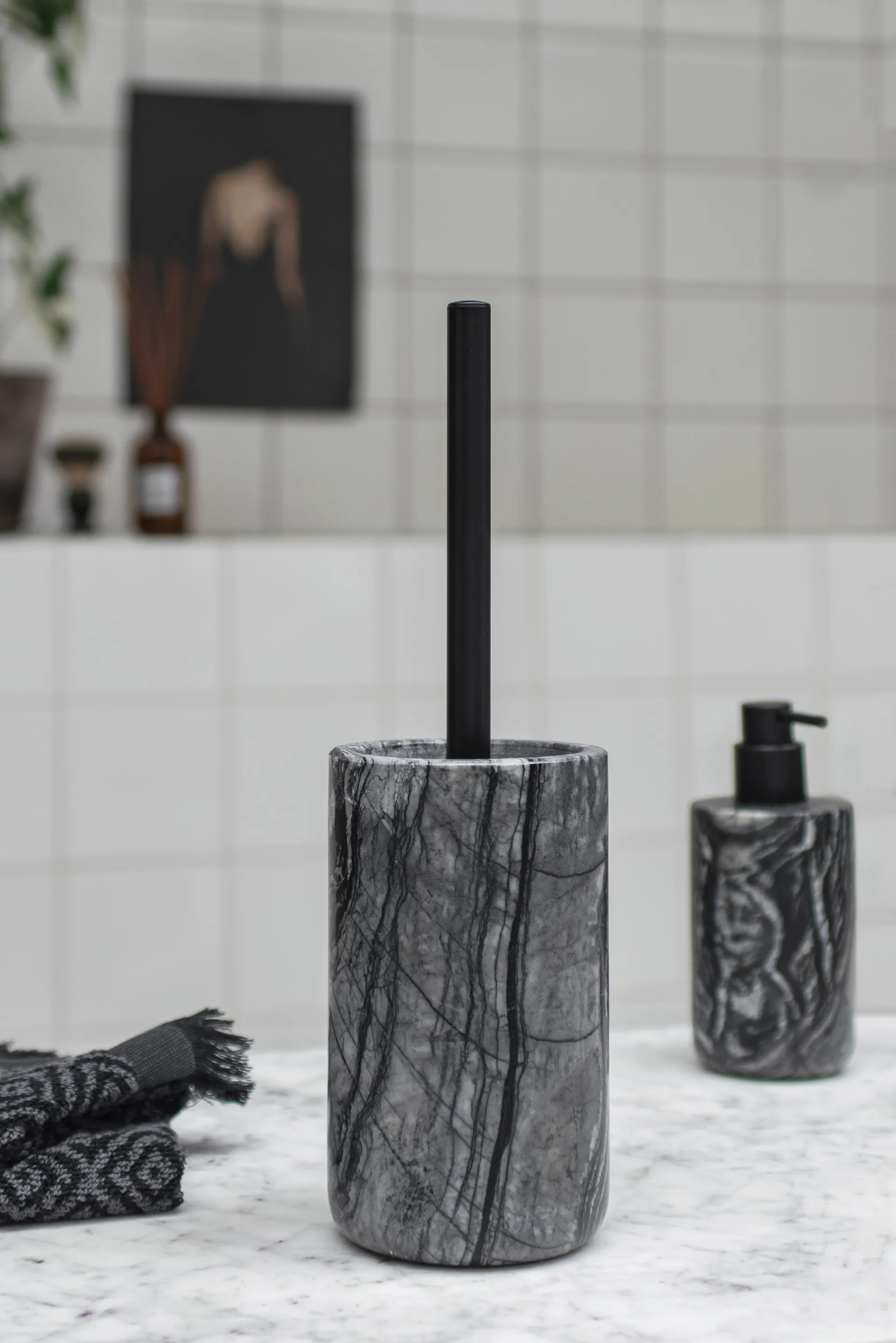 Marble toiletbørste 36 cm, Sort/Grå Mette Ditmer