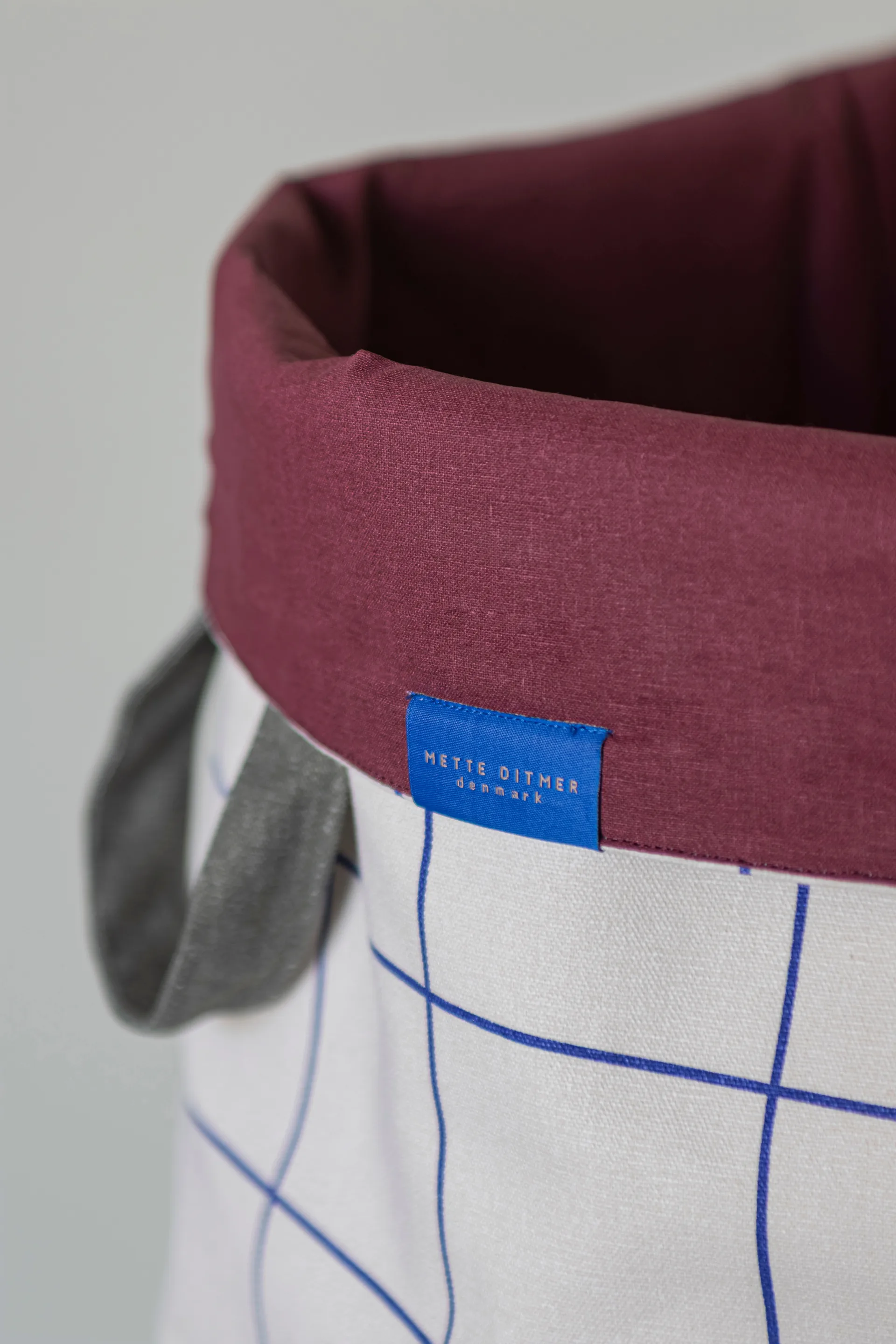 Mesh vasketøjskurv Ø40x50 cm, Cobalt-sand Mette Ditmer