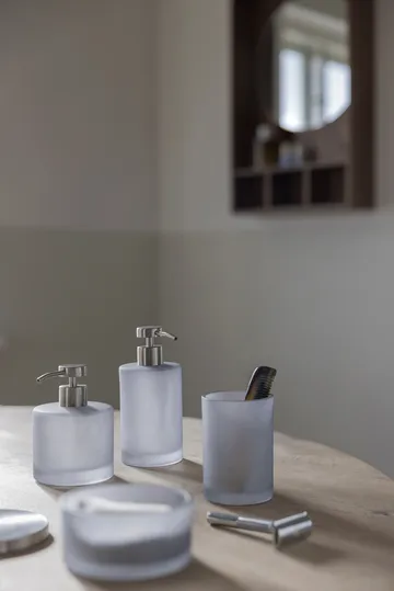 Modest sæbepumpe høj - Dove blue - Mette Ditmer