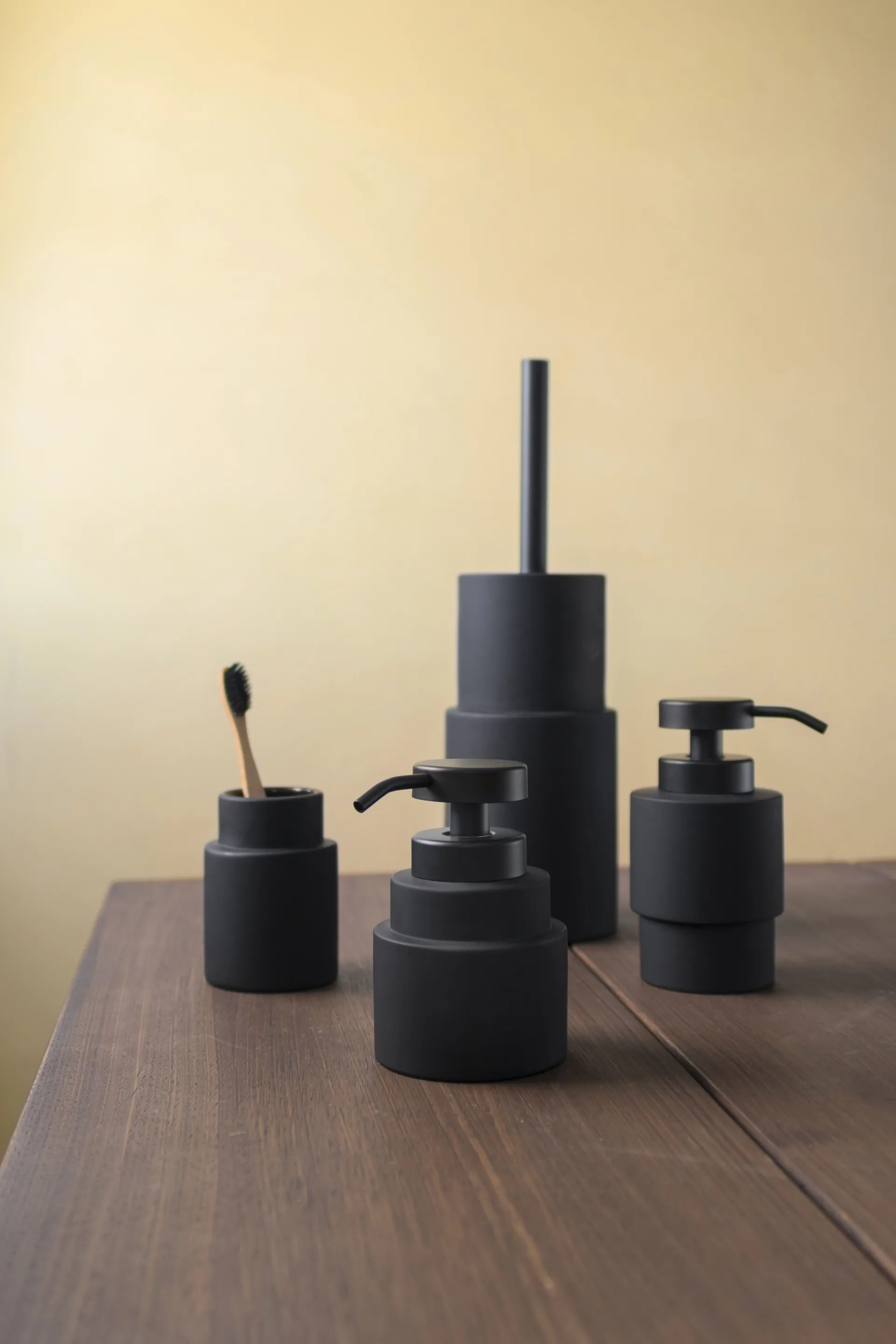 Shades sæbedispenser lav, Sort Mette Ditmer