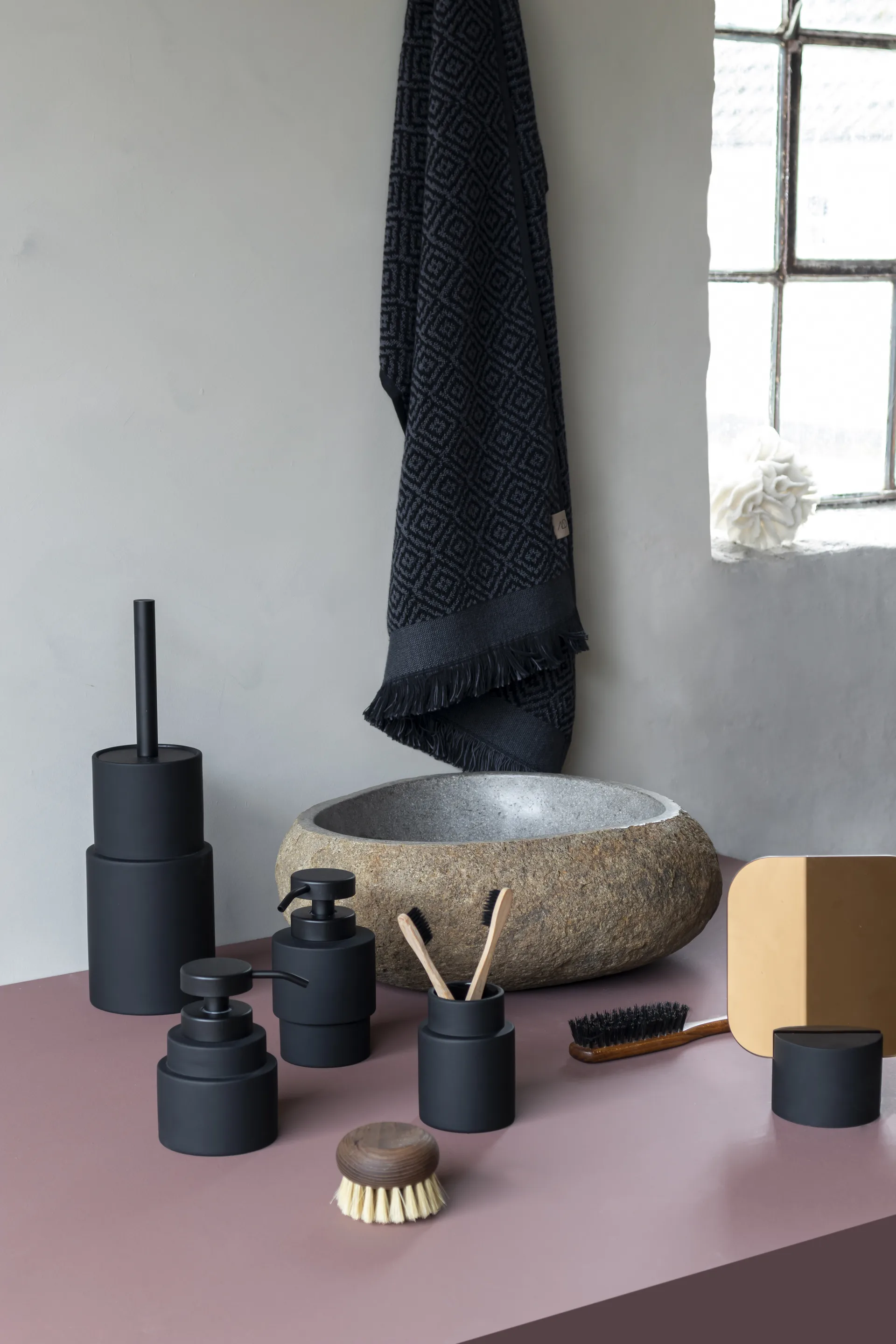 Shades sæbedispenser lav, Sort Mette Ditmer