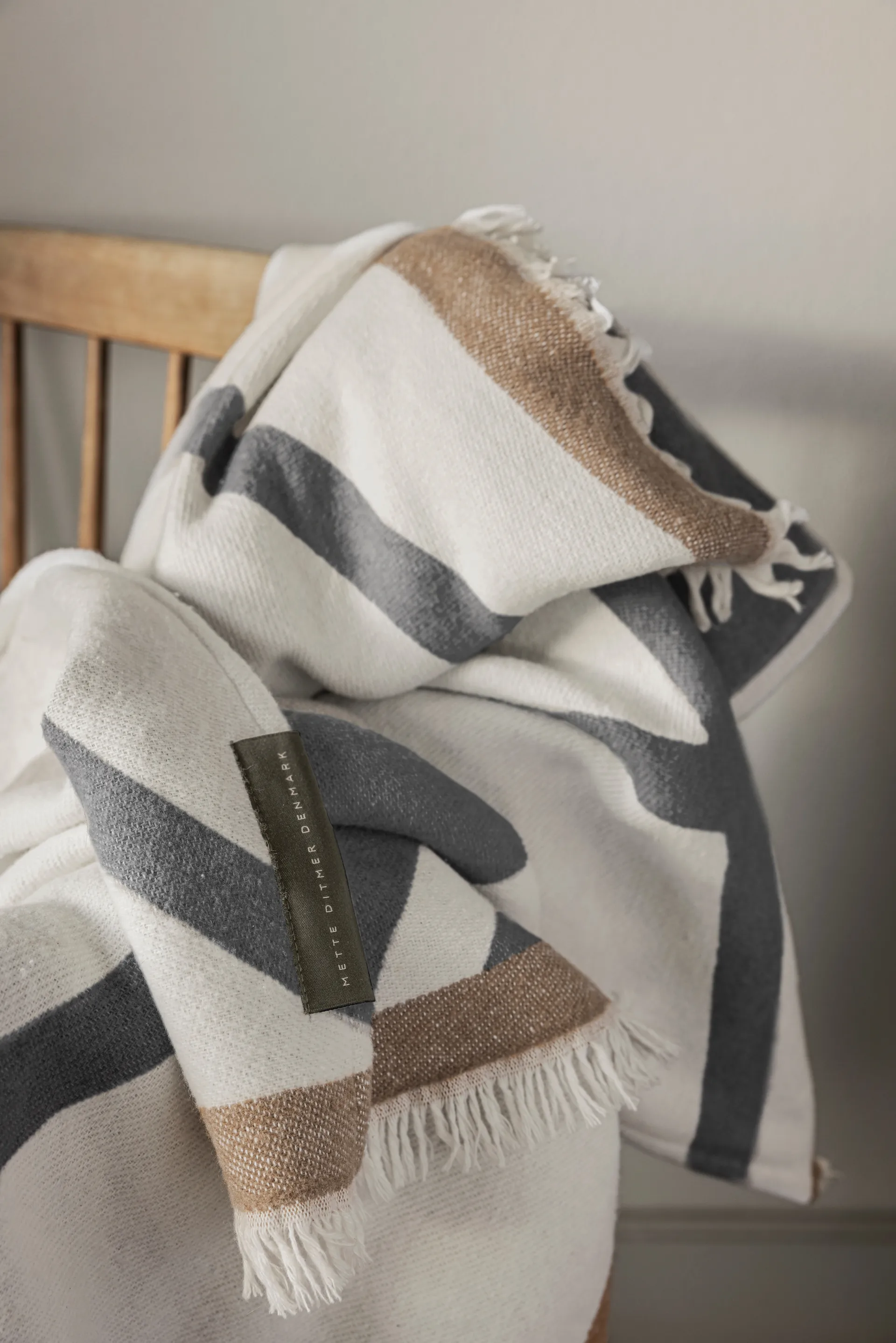 Shadow plaid, Off-white-grey, 130x175 cm Mette Ditmer