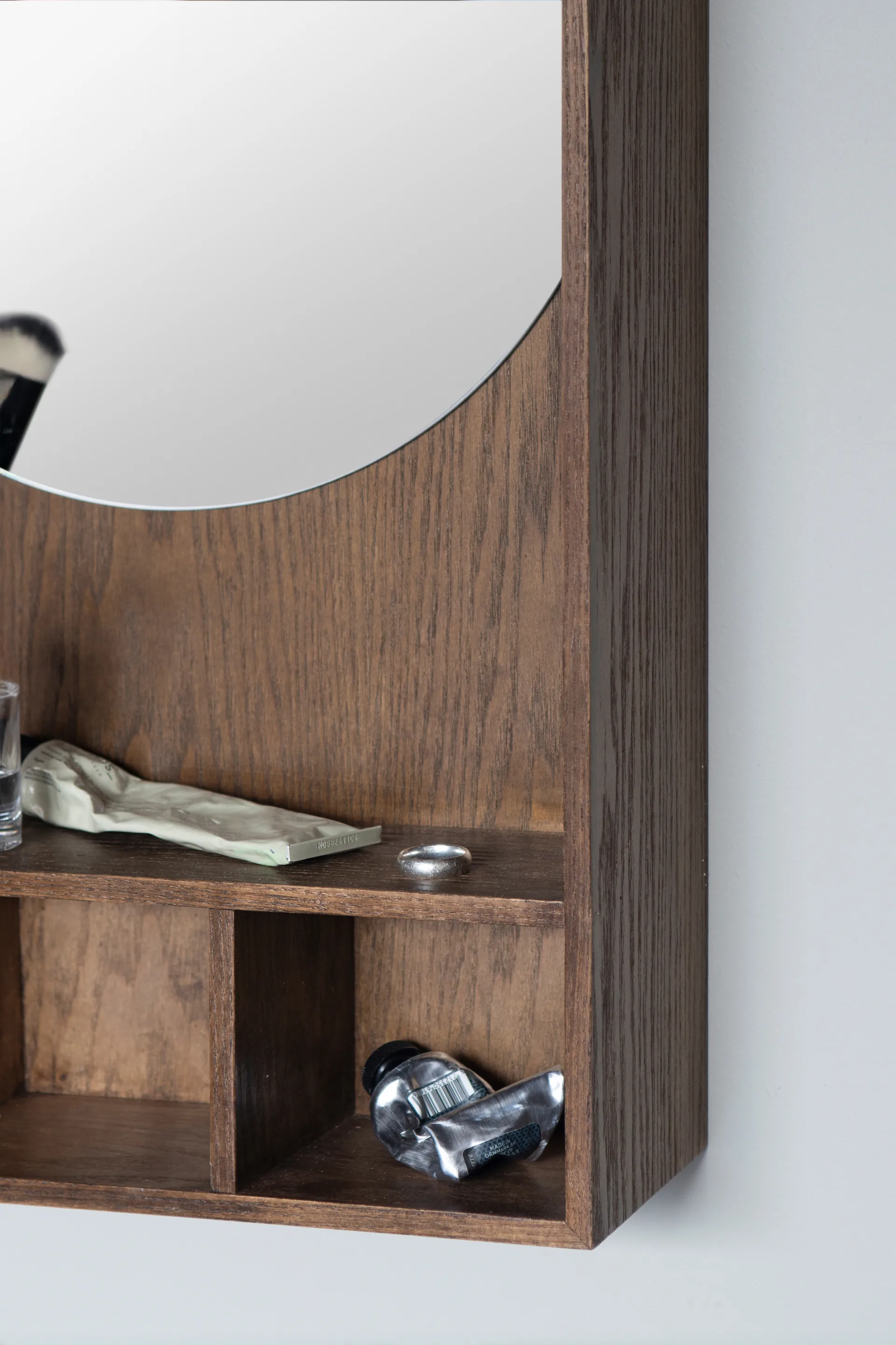 Show-me spejl med hylde small, Dark oiled Mette Ditmer
