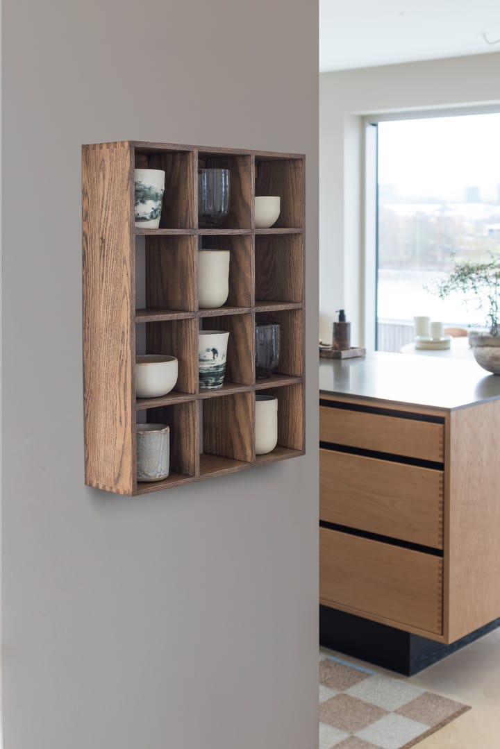 Showcase væghylde 40x53 cm - Dark oiled oak - Mette Ditmer