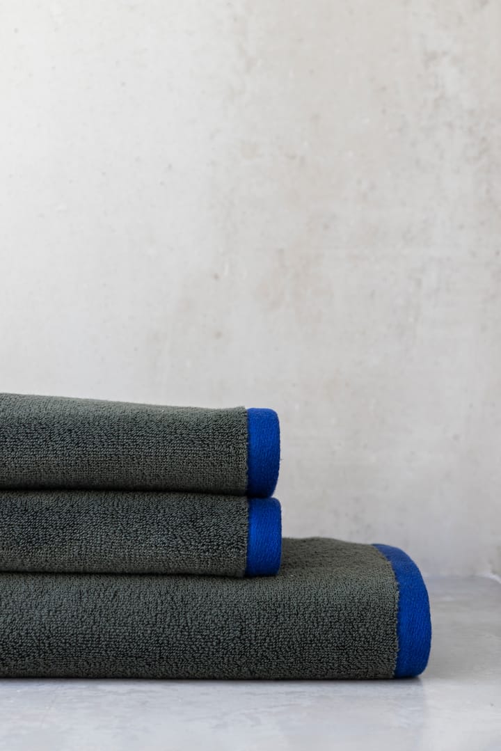 Soft badehåndklæde 70x133 cm, Dark olive-light blue Mette Ditmer