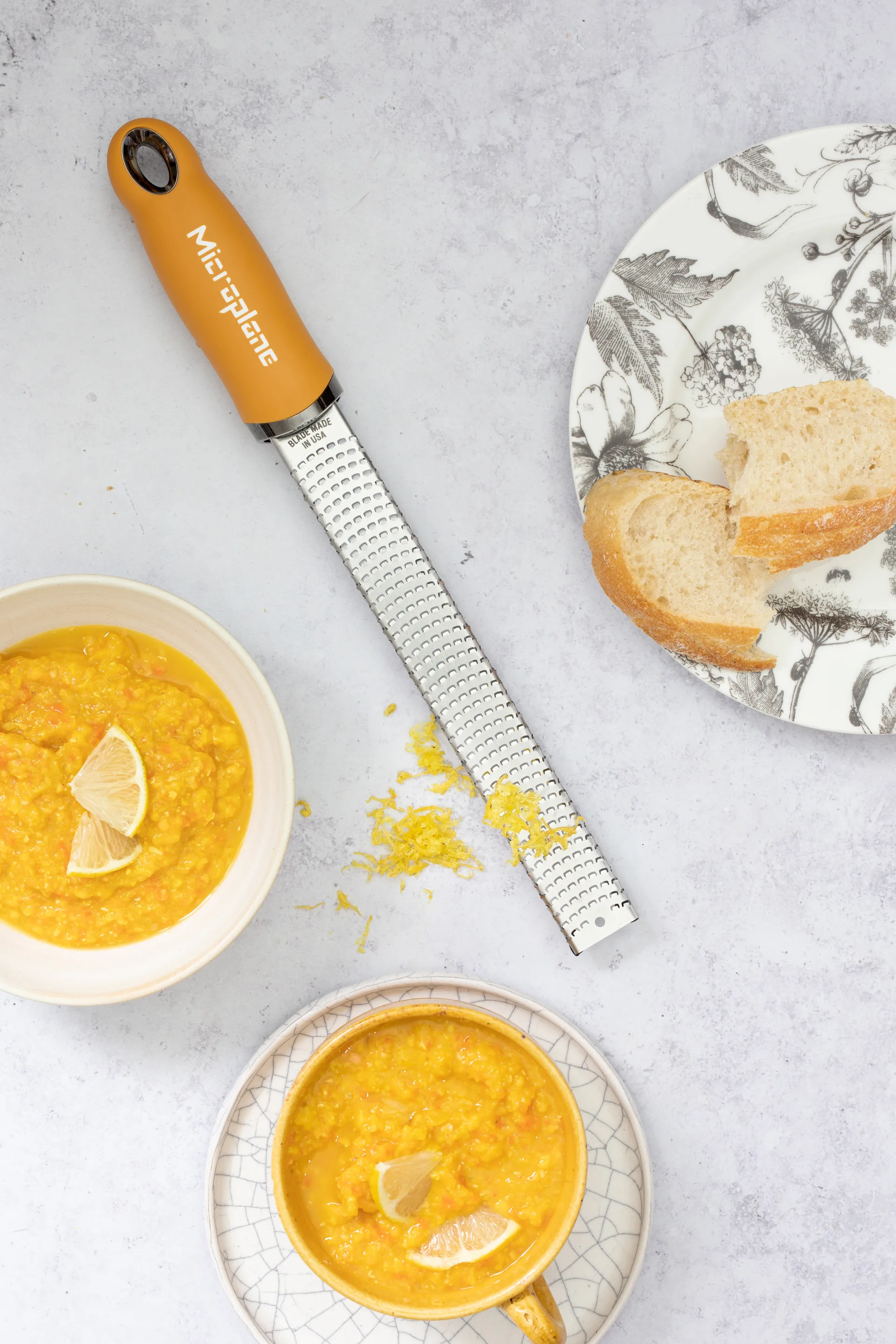 Premium classic zestjern 32 cm, Mustard yellow Microplane